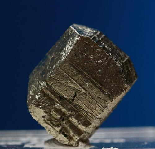 Cristal de pirita. Tamaño 1,8 x 1,4 x 1,4 cm. Minas de Cala. Cala (Huelva) (Autor: Inma)