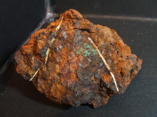 Bismutita mina cortijo Virginia Escullar Almeria, pieza 6x6cm  cristal 5cm (Autor: Nieves)