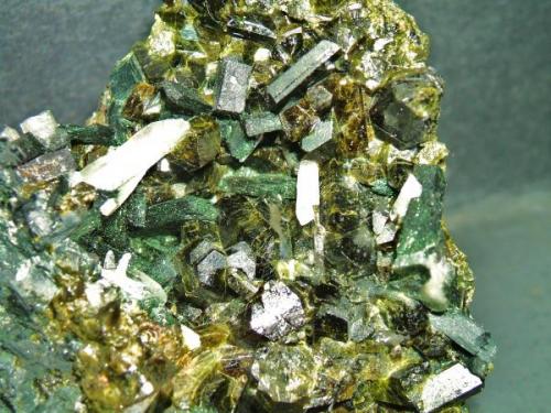 Epidota minas de Cala Huelva, pieza 8x6cm cristales 2cm (Autor: Nieves)