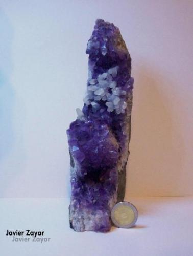 Amatista con Calcita (diente de perro) Uruguay (Artigas) 18x5x5 cm aprox. (Autor: javier zayar)