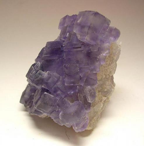 3967-Fluorita, mina San Lino, Caravia, Asturias, 7,5x5x5 cm. (Autor: Edelmin)