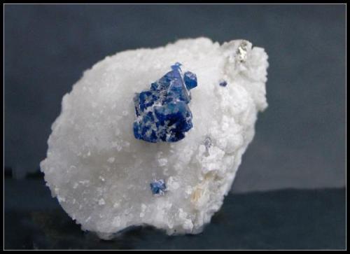 ESPINELA AZUL - Hunza - Gilgit - Pakistan - 4cm x 4.5cm x 3.5cm - Cristal de 15mm (Autor: Mijeño)