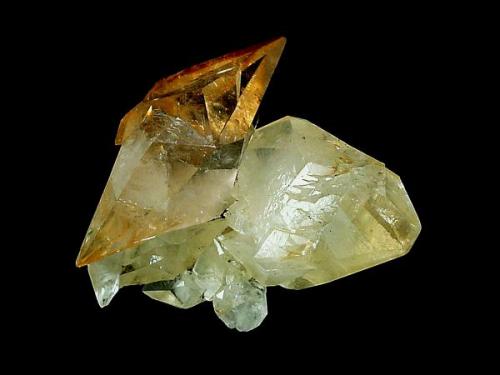 Calcita procedente de la mina "Elmwood". El cristal escalenoédrico mas grande mide 11 cm de largo.
Fotografía: J. R. García (Autor: JRG)
