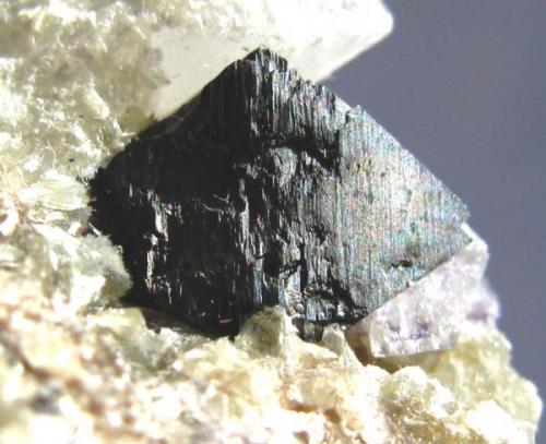 Detalle de la pieza anterior.
Cristal de Arsenopirita en la parte posterior de 12 mm. (Autor: Jose Luis Otero)
