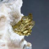 Calcopirita
Minas de Cala - Huelva - Andalucía - España
cristal 1.5 cm (Autor: Diego Navarro)