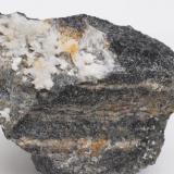 Hidromagnesita - 
Pedrera de l’Àngel - Gualba de Dalt - Vallès Oriental - Barcelona - Catalunya - España -
5,6 x 4,3 x 2,7 cm (Autor: Martí Rafel)