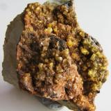 Piromorfita.
Mina de Fajano, Los Cerros, Villamayor de Calatrava, Ciudad Real, Castilla La Mancha, España.
Tamaño de la pieza 7,5x7x5 cm, cristales hasta 5 mm. Col. y foto Nacho Gaspar. (Autor: Nacho)