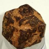 Dodecaedro de granate (3,2cm) pseudomorfizada en limonita. Origen desconocido (Autor: Anisio Claudio)