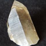 Cuarzo Ahumado (cristal) - Cantera Massabé - Sils - Girona - Catalunya - España - 3x2 cm. (Autor: Joan Martinez Bruguera)