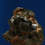 Grupo de epidotas. Minas de Cala, Cala, Huelva, Andalucía, España.
Tamaño cristal mayor 1,1x0,8x0,6 cm. (Autor: Inma)