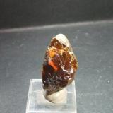 Ambar, Reocín, Cantabria. Pieza 3x2cm. (Autor: Nieves)
