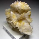 2869-Dolomita, mina Respina, Puebla de Lillo, León, 5,5x4,5x3 cm. (Autor: Edelmin)