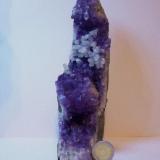 Amatista con Calcita (diente de perro) Uruguay (Artigas) 18x5x5 cm aprox. (Autor: javier zayar)