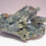 3651-Apatito y siderita, mina Barroca Grande, minas de Panasqueira, Fundao, Portugal, 7,8x4,4x4,2 cm. (Autor: Edelmin)