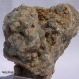 Fluorita Argentina (Cabalango, Córdoba) 11.5x10x9 cm aprox. cristal mayor tamaño 1cm. (Autor: javier zayar)