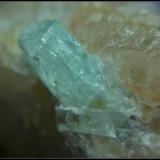 Detalle de cristal de Aguamarina en la parte trasera de la pieza (Autor: Mijeño)