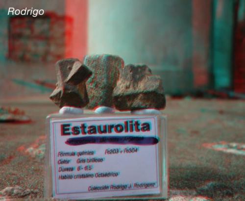 Estaurolitas , la etiqueta esta mal (Autor: Rodrigo Rod)