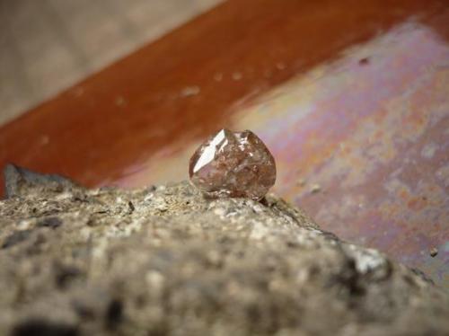 Quartz
Emilio Mine - Loroñe -  Colunga District -  Caravia mining area -  Asturias -  Spain.
7 cm.
Doubly terminated Quartz with inclusions. On the main crystal, crystals are up to 2.5 cm. Found in 2004. (Author: DAni)