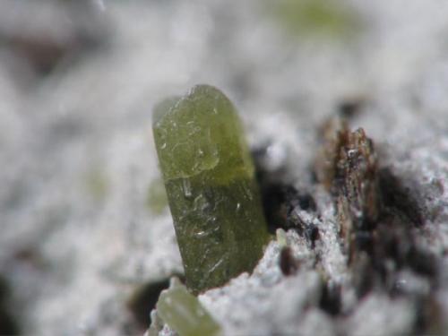 Diopsido, tamaño del cristal aproximadamente 1 mm (Autor: Vinoterapia)
