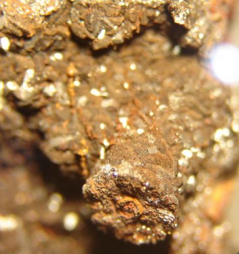 Espeleotema (4mm) de cristales submilimétricos de goethita- Morro das Balas, Formiga-MG (Autor: Anisio Claudio)