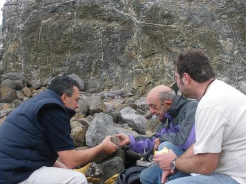 Andrés, José Bello y yo, y las zeolitas. (Autor: Pepe Ruano)