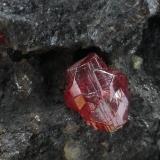 Cinabrio. Minas de Almadén (Las Cuevas), Almadén, Ciudad Real. Encuadre 6mm. (Autor: Carlos Pareja)