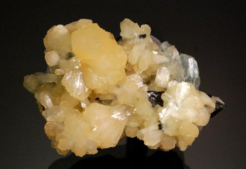 Stilbite (Subgroup)<br />Commune Diakon, Arrondissement Diakon, Cercle Bafoulabé, Región Kayes, Mali<br />6.0 x 4.9 x 3.5 cm<br /> (Author: Michael Shaw)