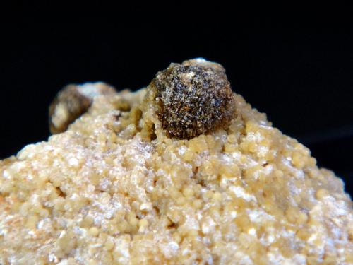 Zanazziita, Eosphorita<br />Ilha claim, Taquaral, Itinga, Vale do Jequitinhonha, Minas Gerais, Brazil<br />Campo de visión 2 cm.<br /> (Autor: Antonio P. López)