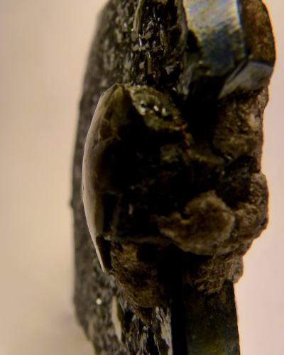 Muscovita<br />Montes Haramosh, Distrito Baltistán, Gilgit-Baltistan (Áreas del Norte), Paquistán<br />Cristal de mica: 12 mm<br /> (Autor: Josele)