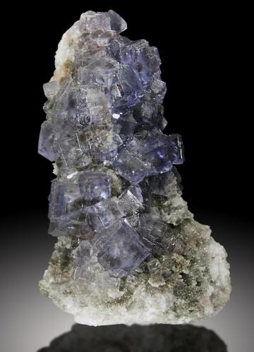 Fluorita<br />Mina La Viesca, zona minera de La Collada, Huergo, Siero, Comarca Oviedo, Principado de Asturias (Asturias), España<br />16 x 8cm, cristales hasta 2cm de arista<br /> (Autor: Raul Vancouver)