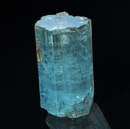 Beryl (variety aquamarine)<br />Mourne Mountains, County Down, Northern Ireland / United Kingdom<br />3.2 x 1.8 cm<br /> (Author: am mizunaka)