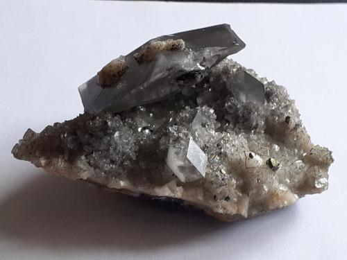 Dolomite, Chalkopyrite<br />Magnesite deposit, Sunk, Niedere Tauern, Styria/Steiermark, Austria<br />8 x 5 cm<br /> (Author: Volkmar Stingl)