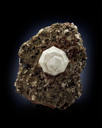 Leucite<br />Salita in discesa, Ariccia, Metropolitan City of Rome Capital, Lazio, Italy<br />7 x 5.5 x 5 cm / main crystal: 2.0 cm<br /> (Author: MIM Museum)