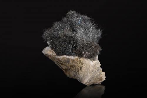 Robinsonite<br />Tunnel di Sant'Olga, Monte Arsiccio Mine, Sant'Anna (Sant'Anna di Stazzema), Apuan Alps, Stazzema Municipality, Lucca Province, Tuscany, Italy<br />9 x 5.5 x 7.5 cm / main crystal: 1.5 cm<br /> (Author: MIM Museum)