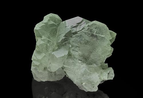 Quartz, Chlorite<br />Mont Blanc Massif, Chamonix, Haute-Savoie, Auvergne-Rhône-Alpes, France<br />8.8 x 6.0 cm<br /> (Author: am mizunaka)