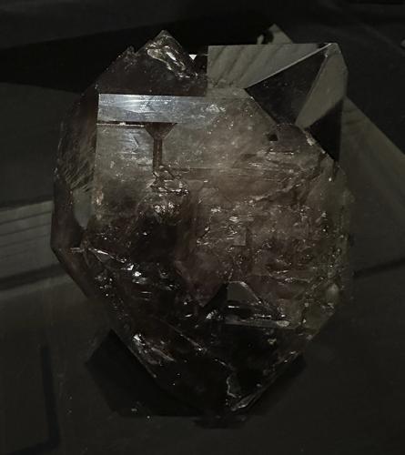 Quartz (variety amethyst), Quartz (variety smoky quartz)<br />Mina Reel, Iron Station, Condado Lincoln, North Carolina, USA<br />16.2 x 12.8 cm<br /> (Author: am mizunaka)