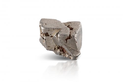Isoferroplatinum<br />Konder Massif, Aldan shield, Ayan-Maya District, Khabarovsk Krai, Russia<br />1.5 x 1.5 x 1 cm / main crystal: 1.3 cm<br /> (Author: MIM Museum)