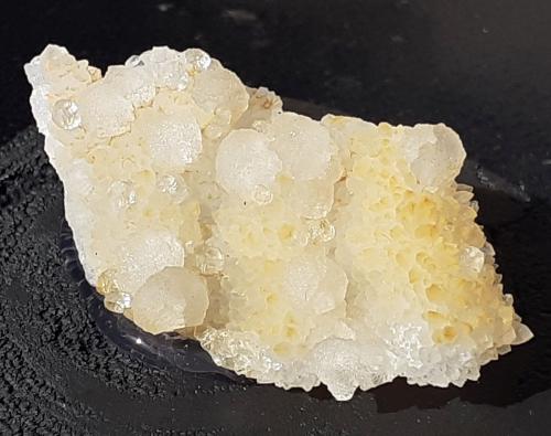 Fluorite, Quartz<br />Nanshanxia Mine, Shaowu, Nanping Prefecture, Fujian Province, China<br />3,3 x 1,5 cm<br /> (Author: Volkmar Stingl)