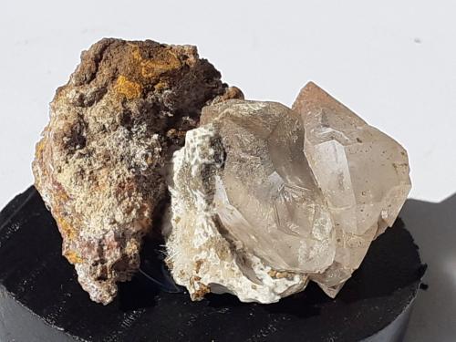 Quartz, Dawsonite<br />Terlano (Terlan), Bolzano Province, Trentino-Alto Adige (Trentino-Südtirol), Italy<br />3,5 x 2,5 cm<br /> (Author: Volkmar Stingl)