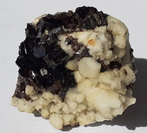 Vesuvianite<br />Zona Shalman, Jaiber Pastunjuá, Paquistán<br />5 x 4,5 cm<br /> (Author: Volkmar Stingl)