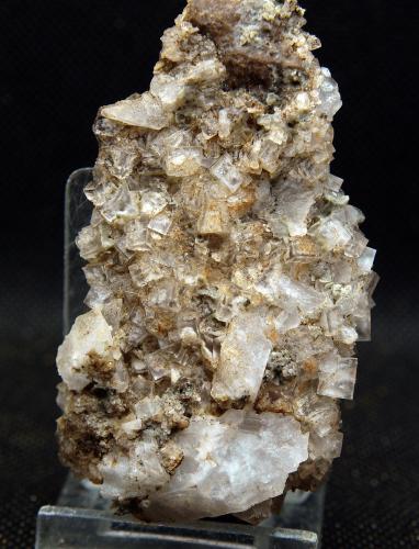 Fluorita y Celestina<br />Cantera Fuentecilla, Cabezo del Polovar, Villena, Comarca Alto Vinalopó, Alicante / Alacant, Comunidad Valenciana / Comunitat Valenciana, España<br />7 x 4.5 cm<br /> (Autor: Pedro Antonio)