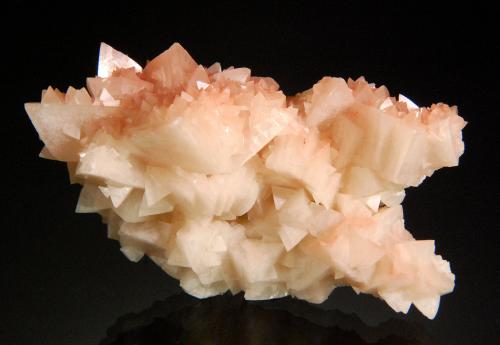 Calcite<br />Southwest Mine, Bisbee, Warren District, Mule Mountains, Cochise County, Arizona, USA<br />10.3 x 6.5 x 5.3 cm<br /> (Author: Michael Shaw)