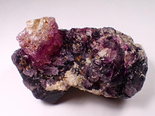 Fluorite, Baryte<br />Cave-in-Rock, Cave-in-Rock Sub-District, Hardin County, Illinois, USA<br />147 mm x 90 mm x 86 mm<br /> (Author: Don Lum)