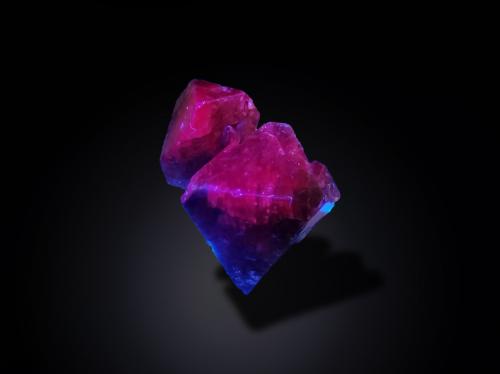 Spinel<br />Luc Yen, Yenbai Province, Vietnam<br />20 mm x 22 mm x 20 mm<br /> (Author: Firmo Espinar)