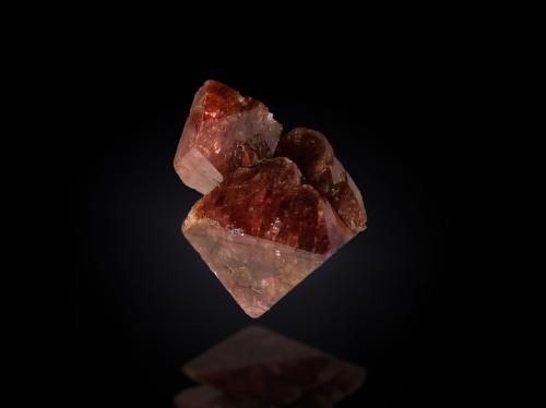 Spinel<br />Luc Yen, Yenbai Province, Vietnam<br />20 mm x 22 mm x 20 mm<br /> (Author: Firmo Espinar)