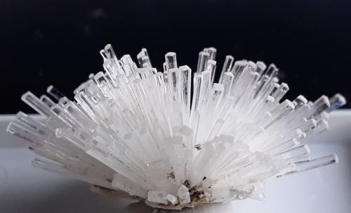 Natrolite<br />Imilchil area, Anti-Atlas, Er Rachidia Province, Drâa-Tafilalet Region, Morocco<br />4 x 2,5 cm<br /> (Author: Volkmar Stingl)