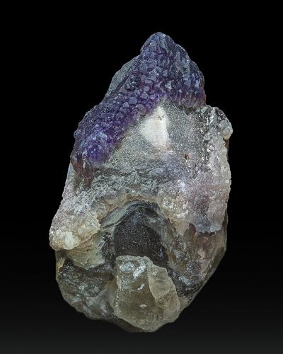 Quartz (variety amethyst), Quartz (variety smoky quartz), Quartz<br />Ewingar State Forest, Drake County, New South Wales, Australia<br />12.2 x 7.5 cm<br /> (Author: am mizunaka)