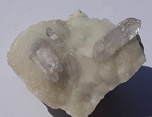 Quartz (variety Amethyst), Calcite<br />Bombori, Provincia Chayanta, Departamento Potosí, Bolivia<br />4 x 3 cm<br /> (Author: Volkmar Stingl)