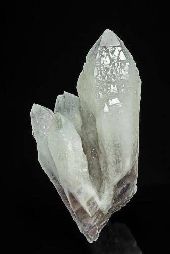 Quartz (variety milky quartz), Quartz (variety amethyst)<br />Arakawa Mine (Kyowa-Arakawa), Daisen City, Akita Prefecture, Tohoku Region, Honshu Island, Japan<br />11.6 x 6.1 cm<br /> (Author: am mizunaka)