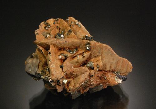 Siderite<br />Kara-Oba, Desierto Betpak-Dala (Bet-Pak-Dala), Región Karaganda, Kazajstán<br />5.7 x 4.3 x 3.8 cm<br /> (Author: Michael Shaw)